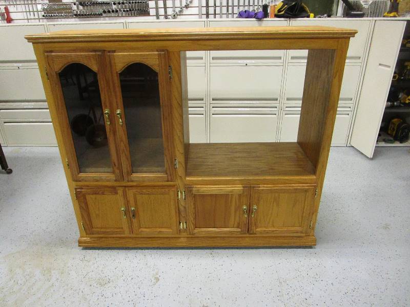lot 66 image: Entertainment Center
