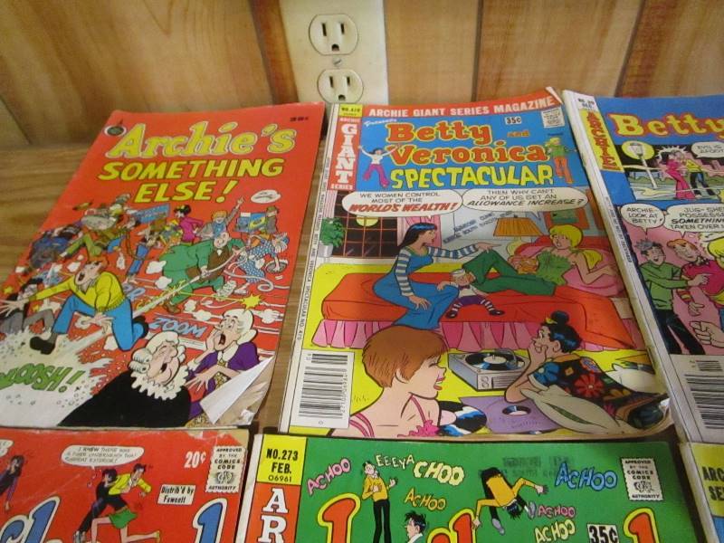 lot 56 image: (10) Vintage Archie Comic Books