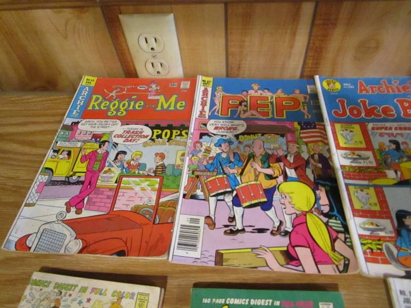 lot 59 image: (10) Vintage Archie Comic Books