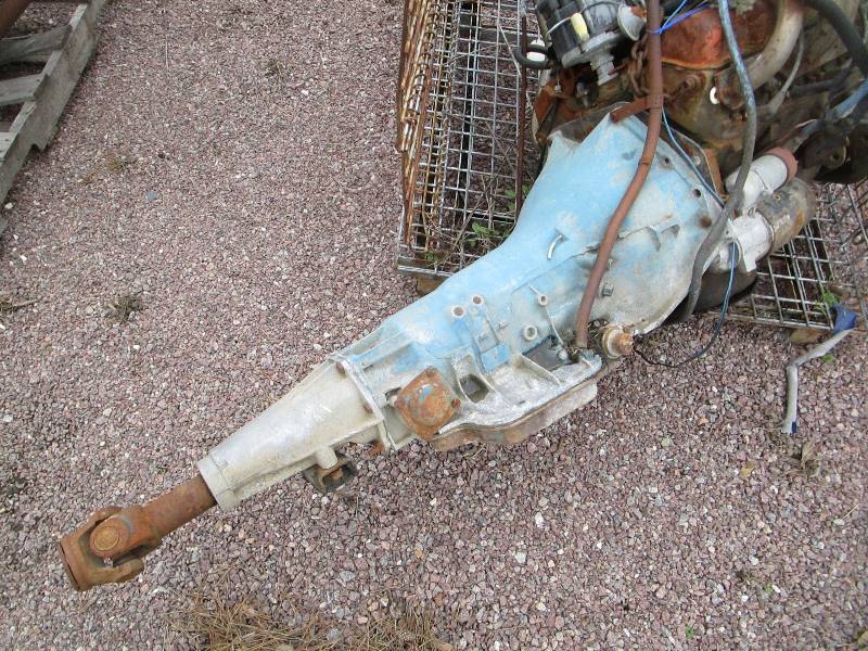 lot 8 image: 350 Chevy Derby Motor