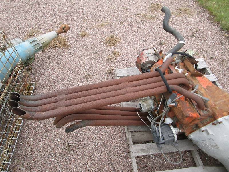 lot 9 image: 350 Chevy Derby Motor