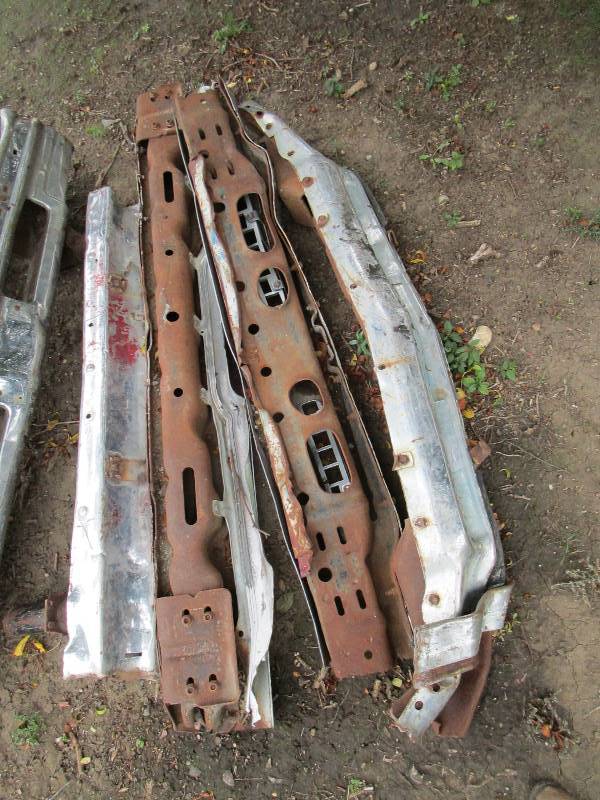lot 29 image: 74-76 GM Bumpers & Brackets