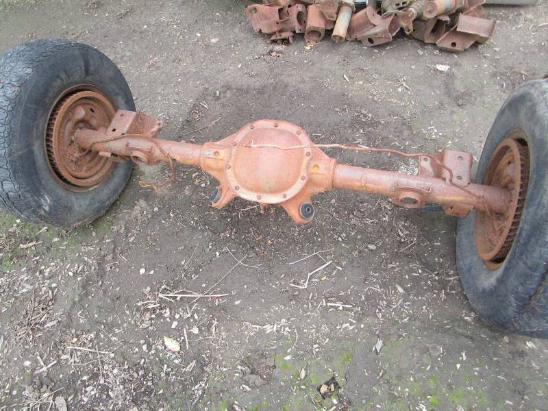 lot 31 image: 70-76 GM 10 Bolt Rear End