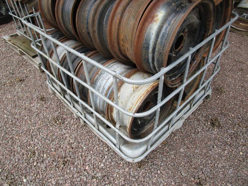 lot 27 image: Pallet Basket of GM Wheels 5 BC