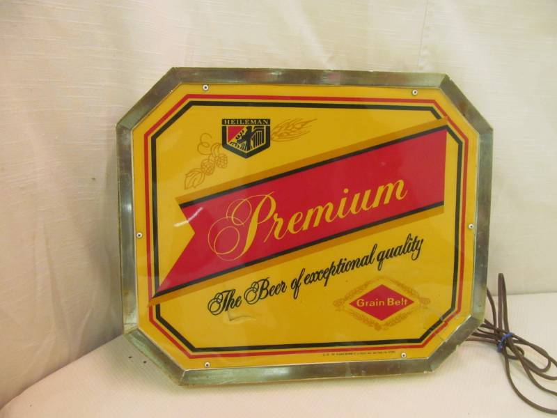 vintage Heileman Grain Belt lighted beer sign