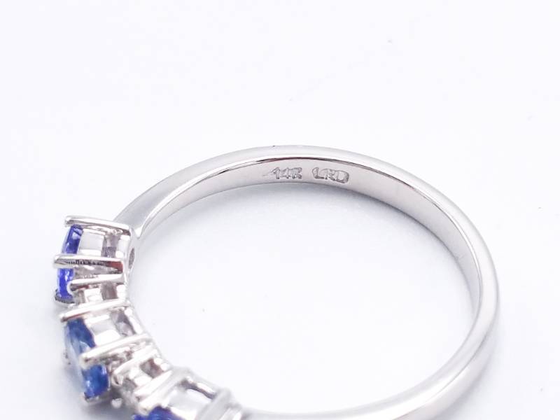 lot 24 image: Ladies Tanzanite and Diamond Estate Ring in 14k White Gold