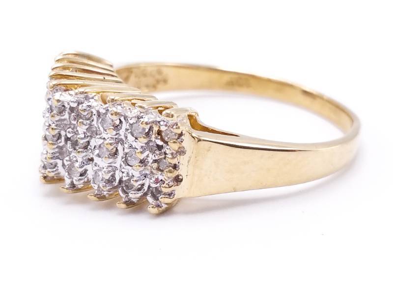 lot 30 image: Ladies Diamond Estate Ring in 14k Yellow Gold