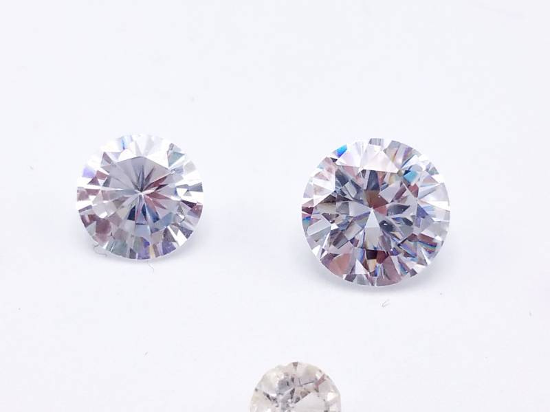 lot 54 image: Group of Beautiful Solitaire Stones Variety of Colors