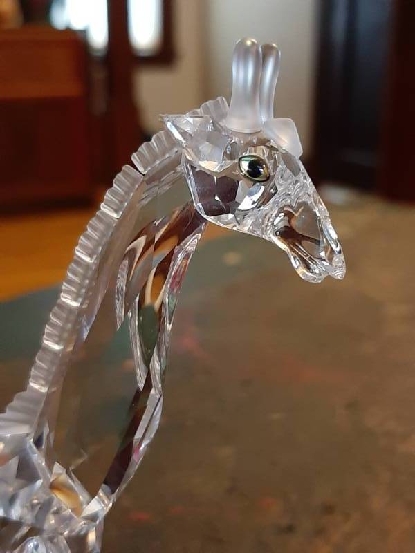 lot 63 image: Swarovski Crystal Giraffe Figurine Retired