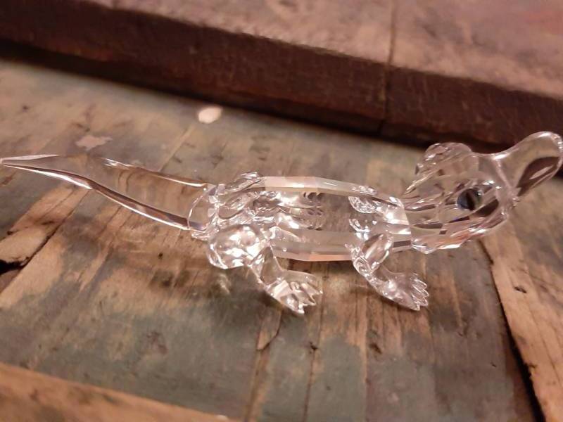 lot 67 image: Swarovski Crystal Miniature Alligator Figurine NIB Retired