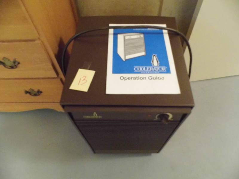 lot 13 image: Dehumidifier