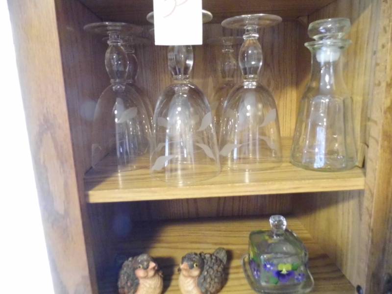 lot 35 image: Glasses - Birds