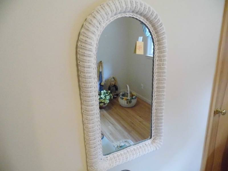 lot 44 image: White Wicker Mirror