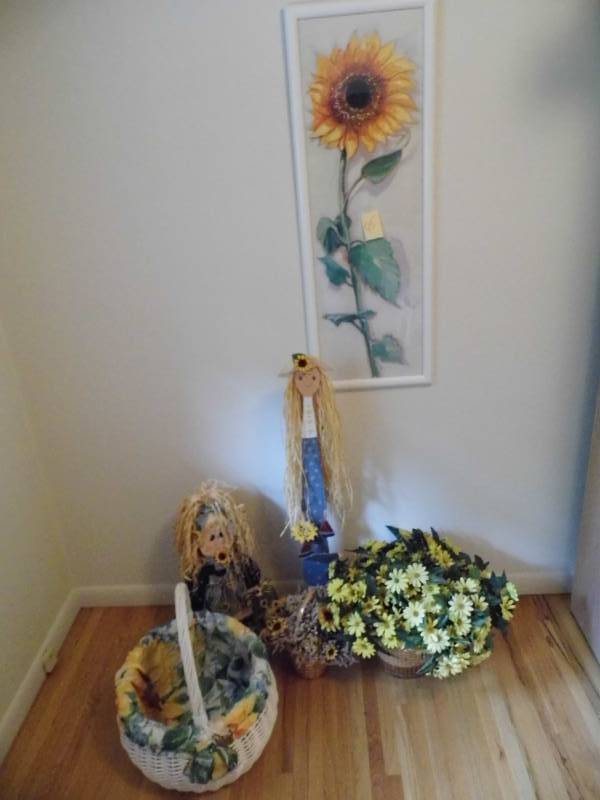 lot 45 image: Wicker Basket - Sunflowers - Art - Decor