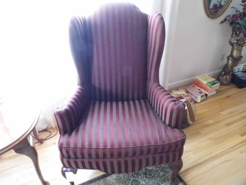 lot 64 image: Ethan Allen Wingback Chair