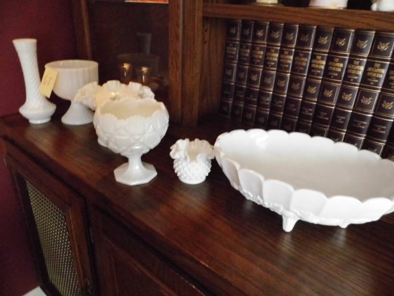 lot 68 image: Milk Glass
