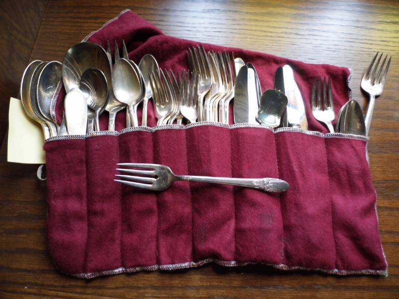 lot 79 image: Flatware
