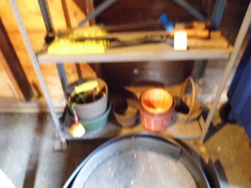 lot 101 image: Lawn Edging - Pots