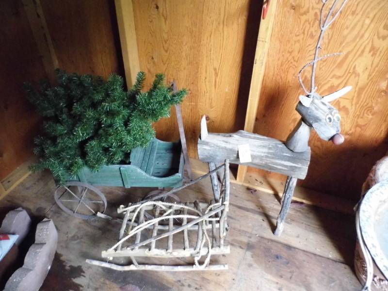 lot 106 image: Deer - Wagon - Decor