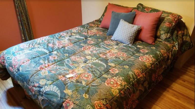 lot 55 image: Bedspread  - Drapes