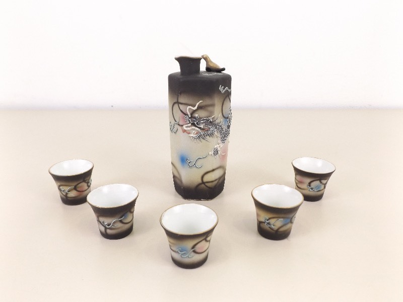 6 Piece Asian Moriage Dragonware Saki Set