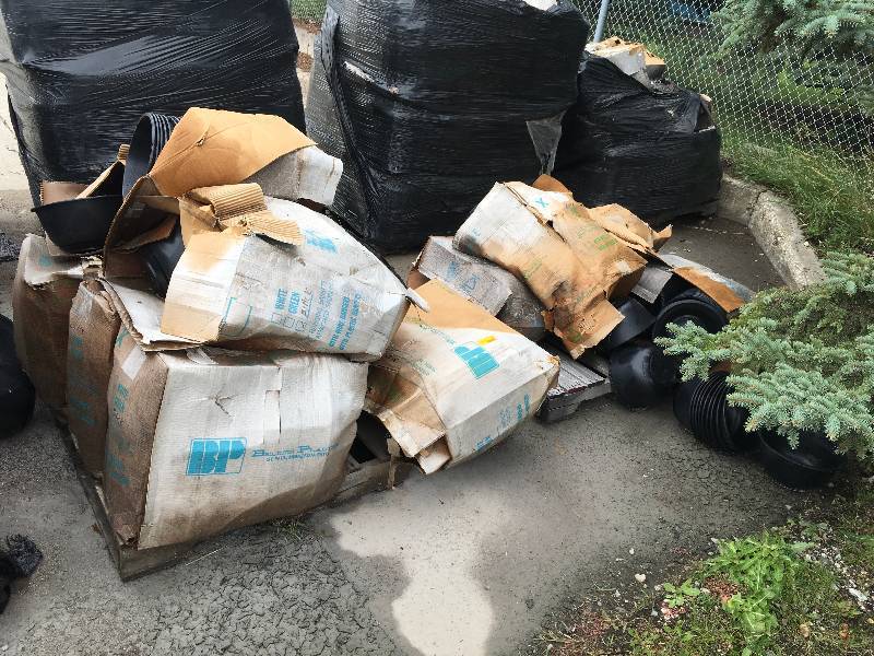 Pallet Of Plastic Flower Pots