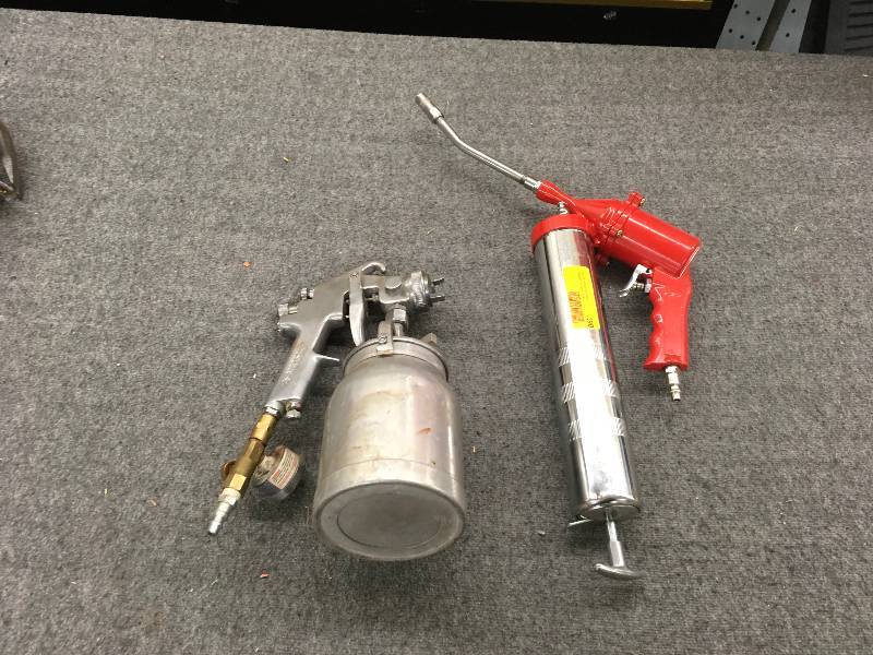 lot 190 image: Air Grease Gun & Spray Paint Gun