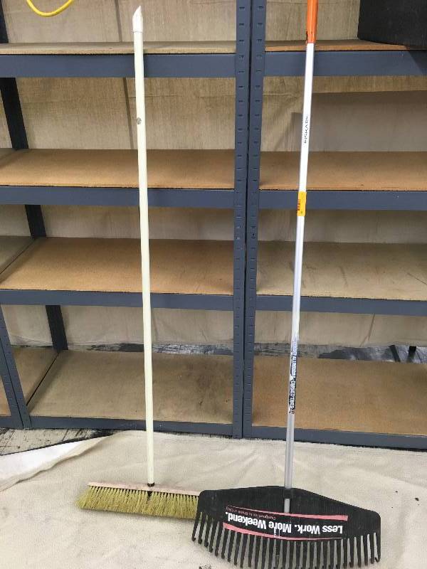 lot 213 image: Broom & Leaf Rake