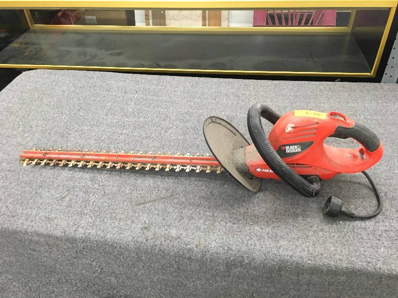lot 236 image: Black & Decker Hedge Trimmer