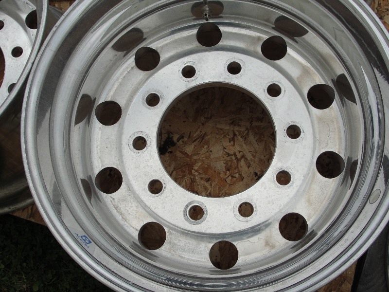 4-  1820-00003  14 x 22.5  ALUMINUM WHEEL  ULTRA ONE  ( SUPER SINGLE)
