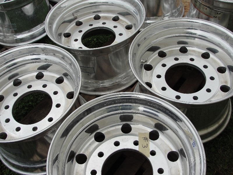 4-  1820-00018  14.25 x 22.5  ALUMINUM WHEEL  ULTRA ONE  ( SUPER SINGLE)