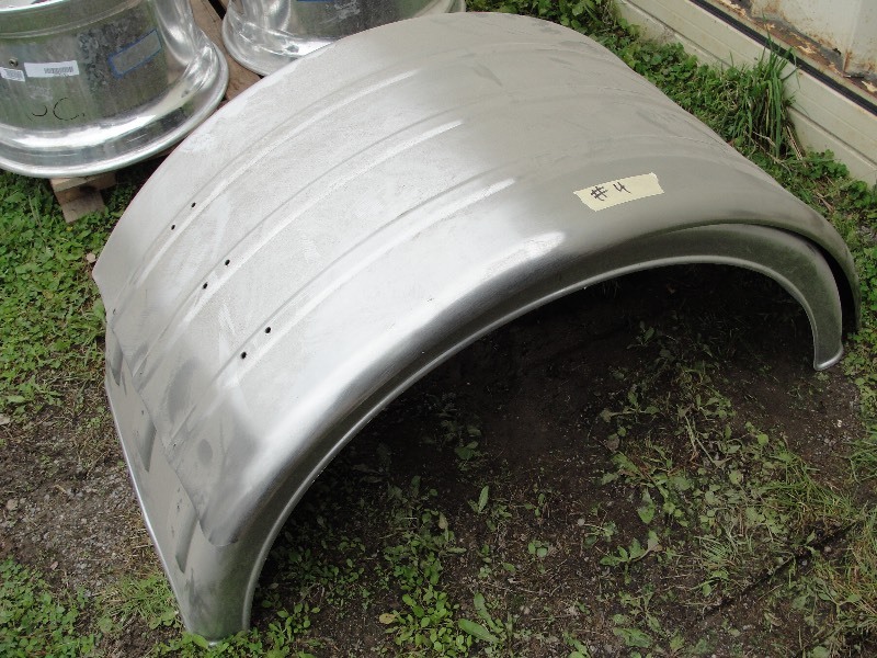 ONE POLY  ONE ALUMINUM SINGLE FENDER