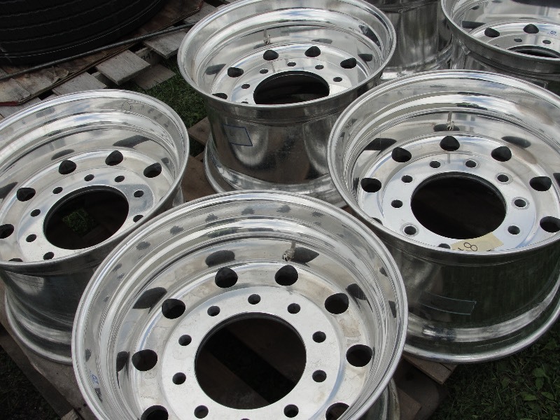 4-  1820-00003  14 x 22.5  ALUMINUM WHEEL  ULTRA ONE  ( SUPER SINGLE)