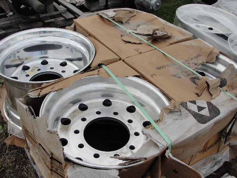 4-  14 x 22.5 ALUMINUM WHEELS DURA BRITE ( SUPER SINGLE )