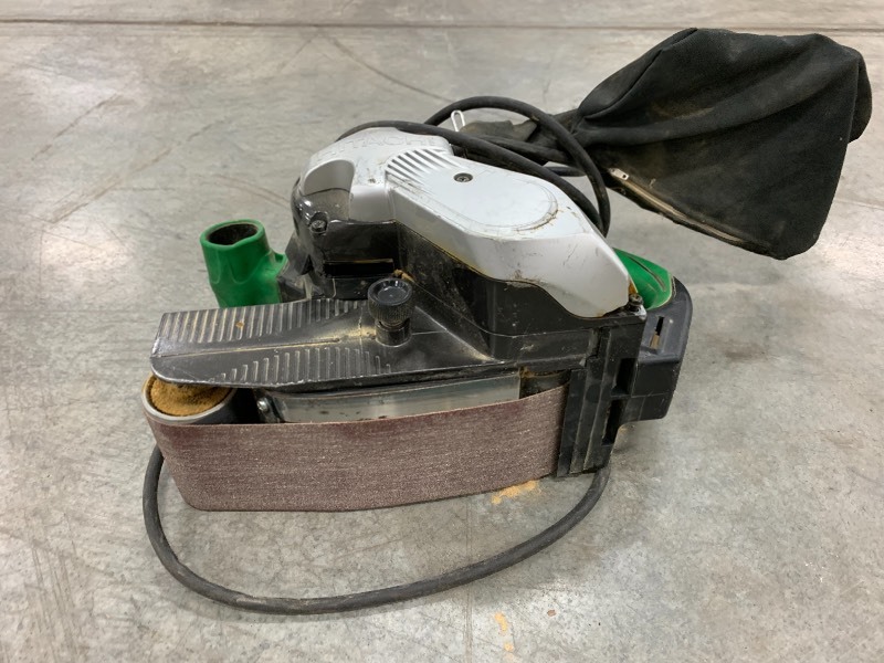 HITACHI 3 BELT SANDER
