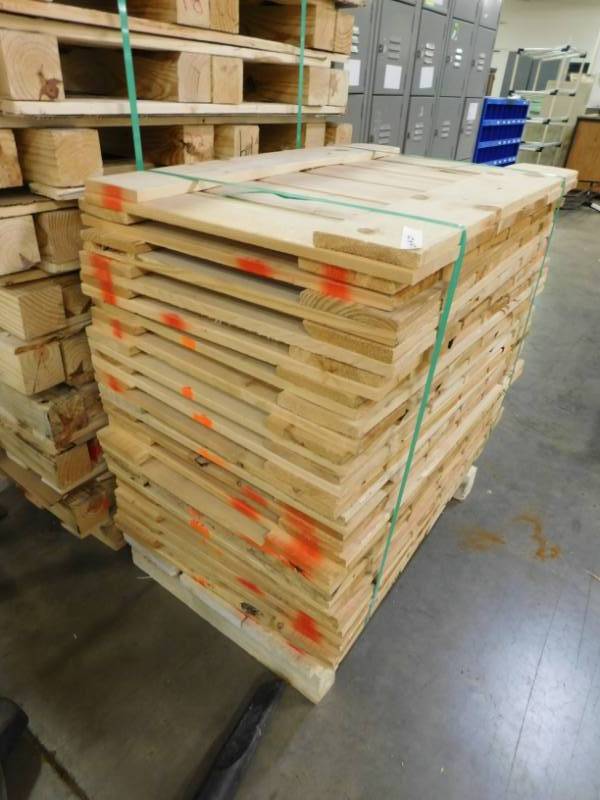 lot 27 image: Wood Pallets with Tops - 39 x 23