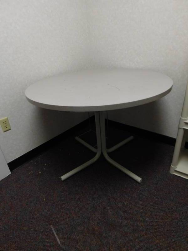 lot 36 image: Round Table & Storage Shelf