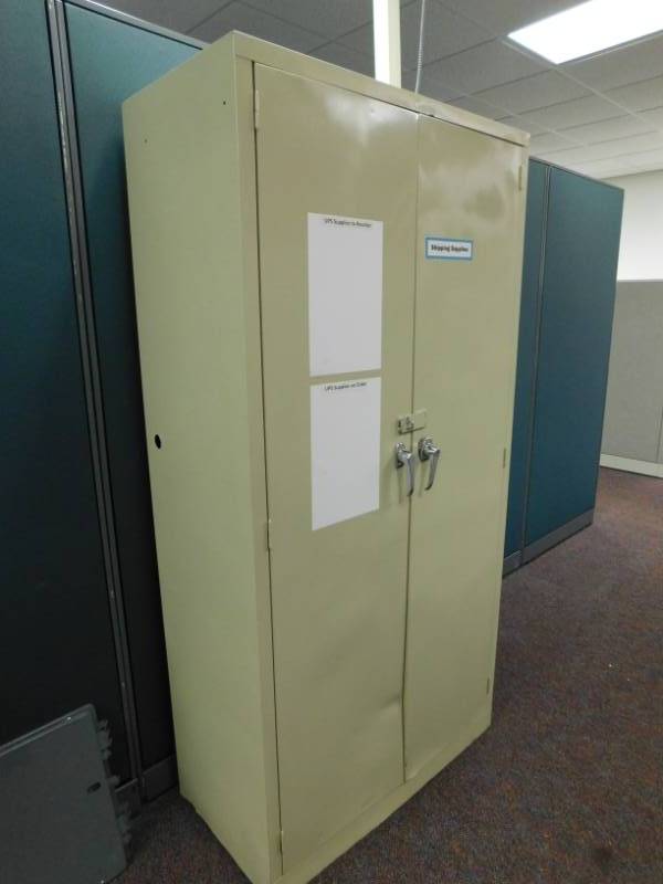lot 43 image: Metal Storage Unit #2 - 36(w) x 72(h) x 18(d)