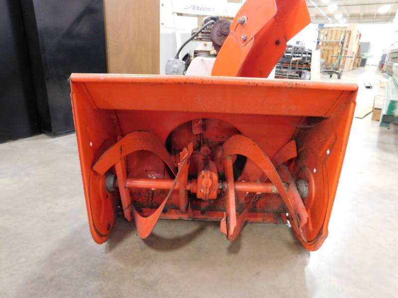 lot 7 image: Ariens Snow Blower