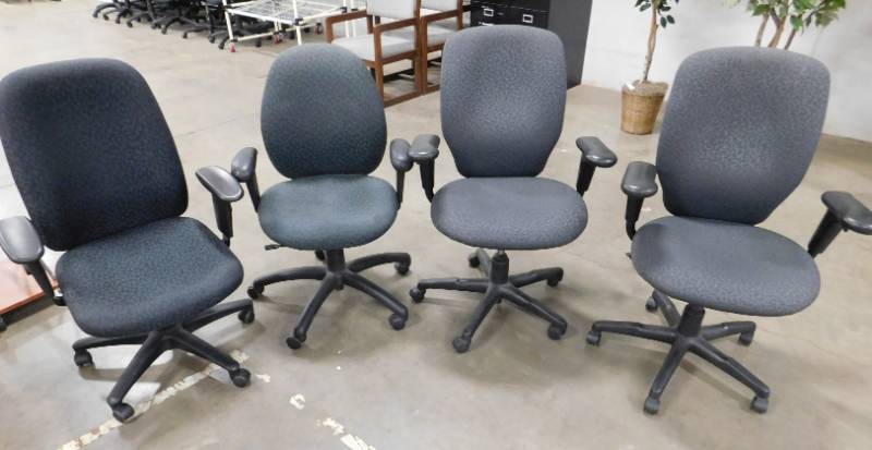 lot 93 image: Four Office Chairs & File Cabinet