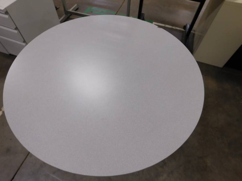 lot 95 image: Small Round Table