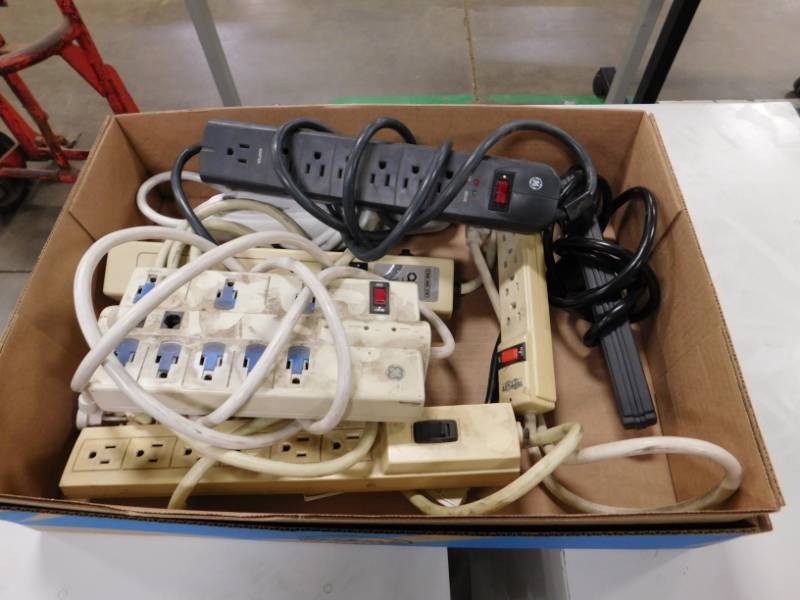 lot 97 image: Power Strips