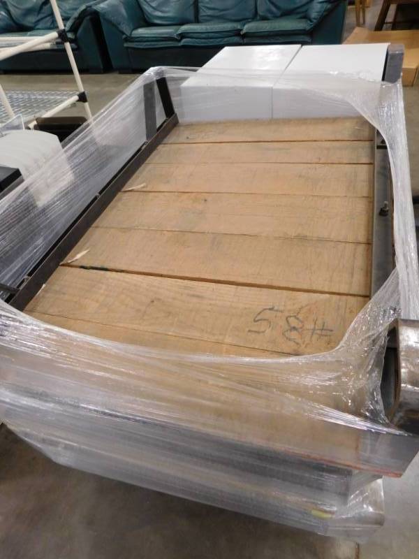 lot 104 image: Steel Framed Pallets #4