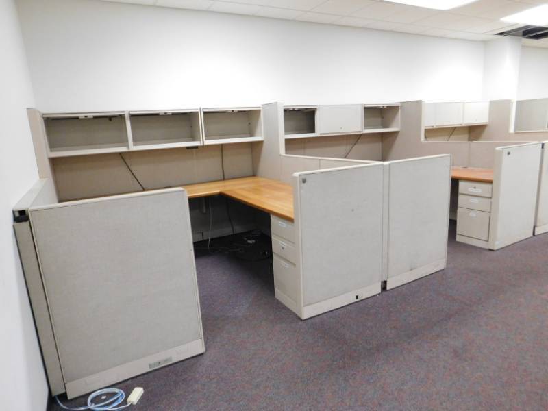 lot 119 image: 3 Office Cubicles