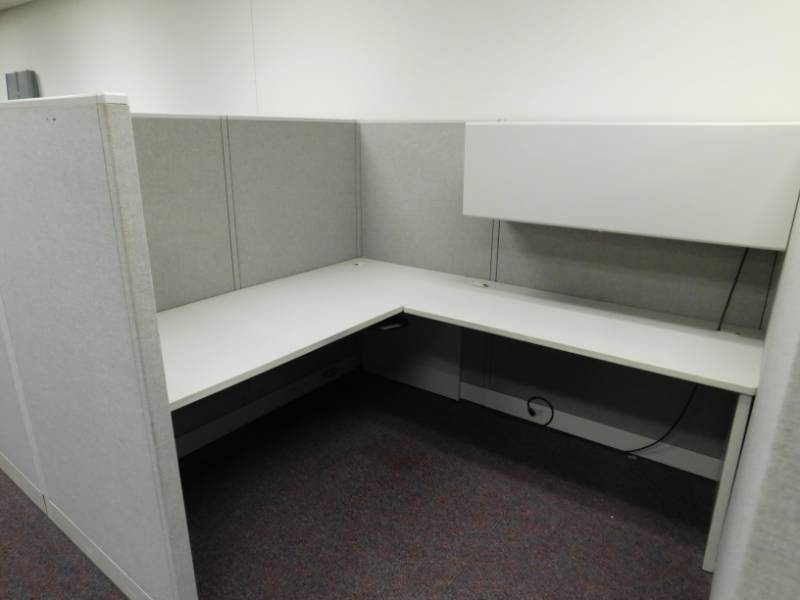 lot 125 image: 4 All Steel Office Cubicles