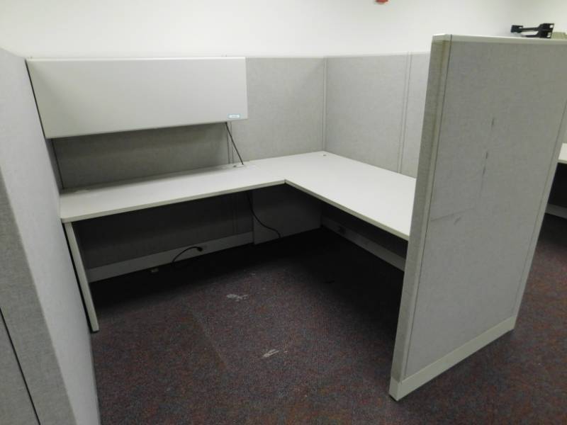 lot 126 image: 8 All Steel Cubicles