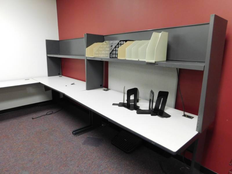 lot 127 image: Two Work Stations with Five 64 Panels