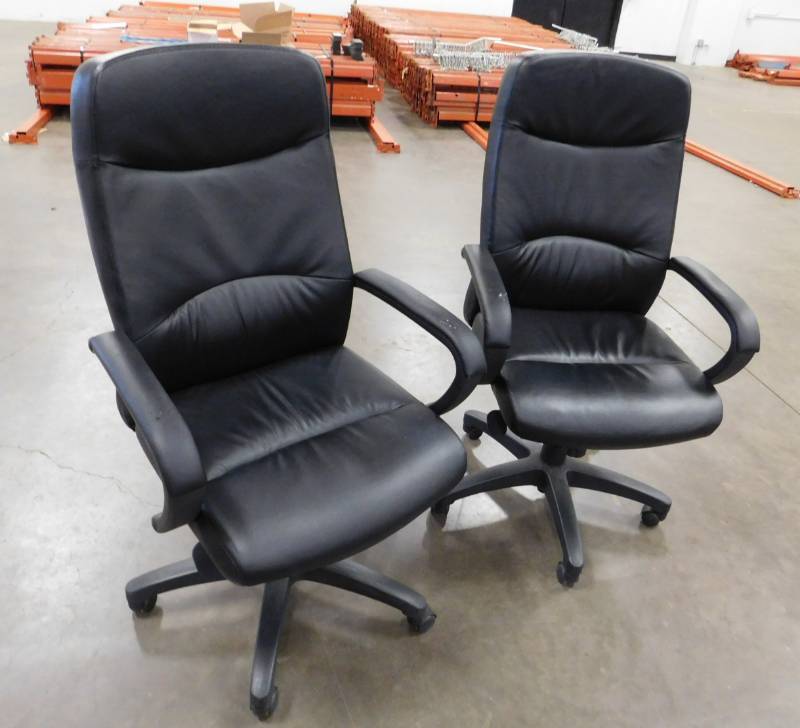 lot 53 image: Three Adjustable Office Chairs