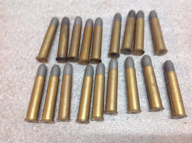 lot 7 image: Old Gout 45-70 1890s Ammo