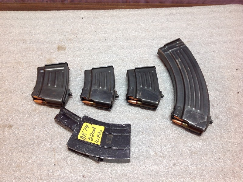 lot 40 image: Ammo Clips